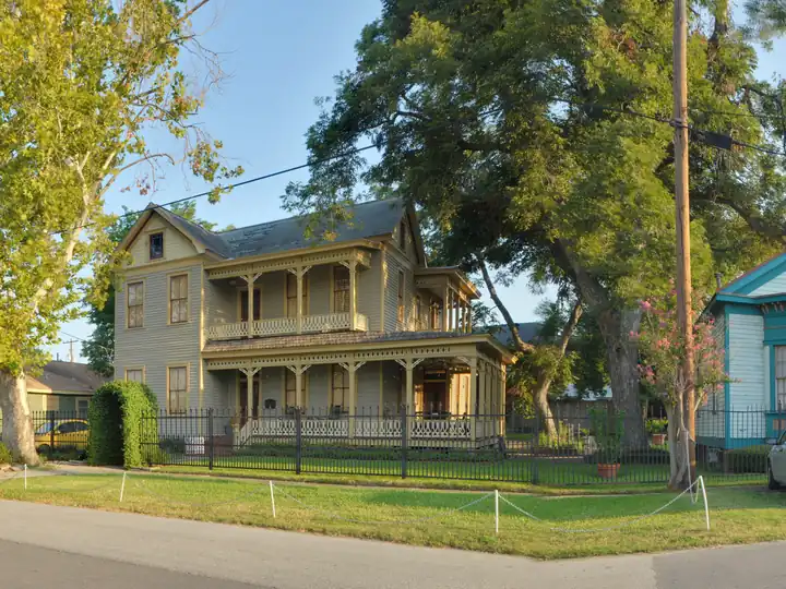 Historic houses on State Street in the Old Sixth Ward, Houston